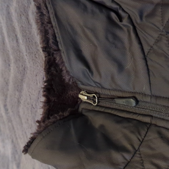 Women's North Face Black Fleece Lined Winter Jacket With Zipper Pockets - Picture 3 of 6
